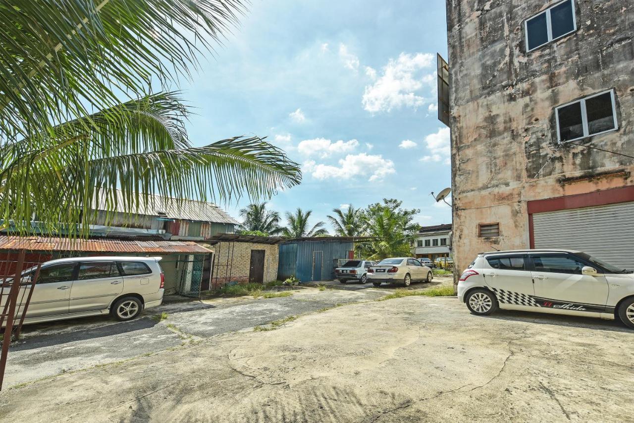 Super Oyo Capital O 90659 Raintown Timbers Hotel Taiping Buitenkant foto
