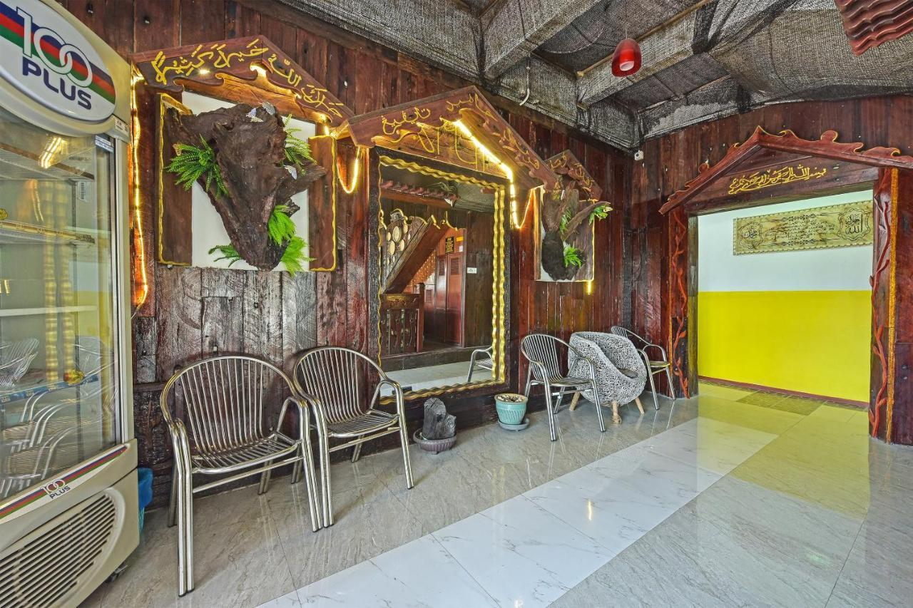 Super Oyo Capital O 90659 Raintown Timbers Hotel Taiping Buitenkant foto