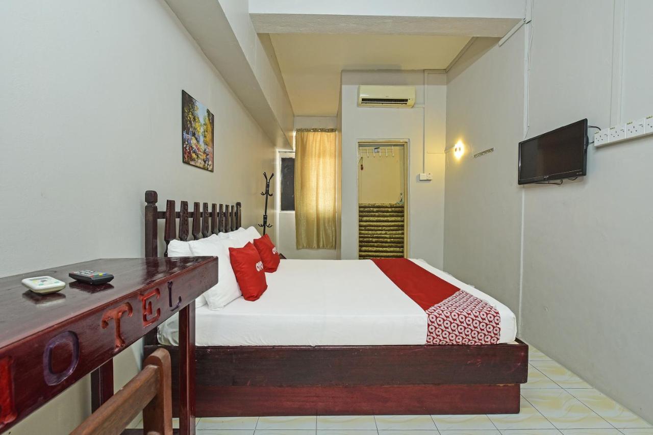 Super Oyo Capital O 90659 Raintown Timbers Hotel Taiping Buitenkant foto