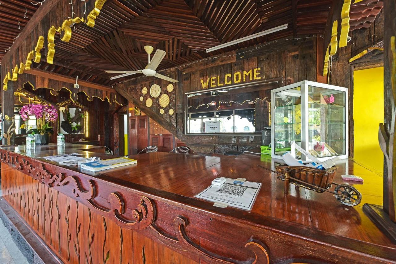 Super Oyo Capital O 90659 Raintown Timbers Hotel Taiping Buitenkant foto