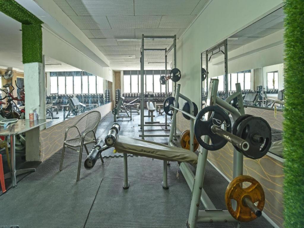 Super Oyo Capital O 90659 Raintown Timbers Hotel Taiping Buitenkant foto